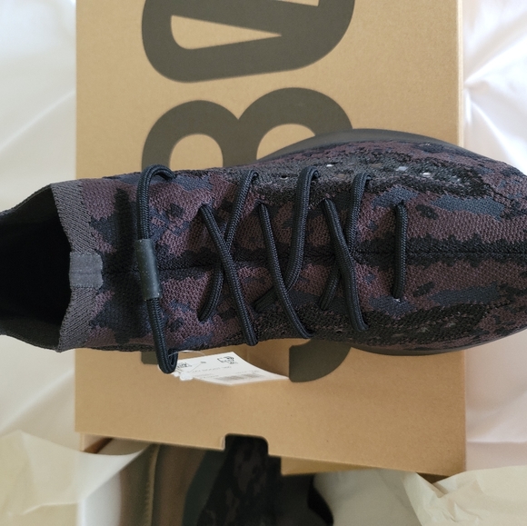 Yeezy Boost 380 - Picture 7 of 8